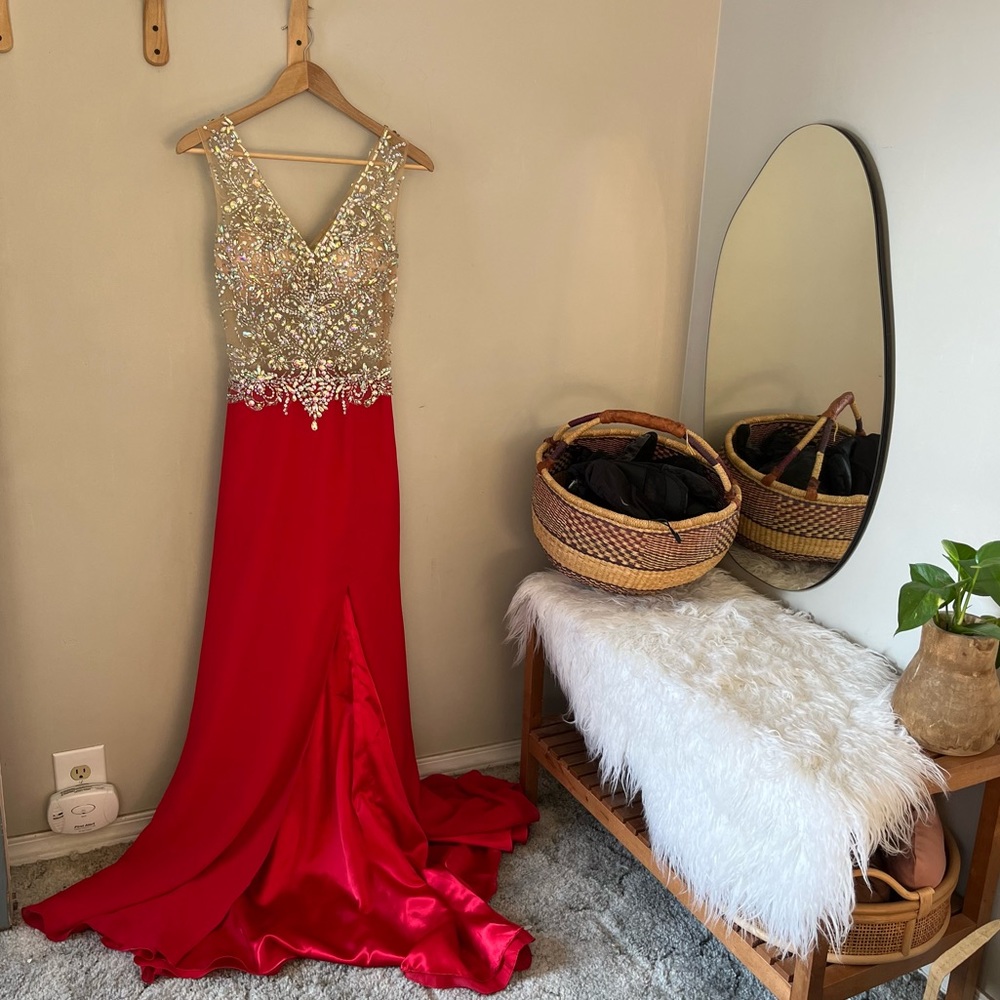 Gorgeous Red Satin and Sequined pageant/prom maxi dress  2 EEUC